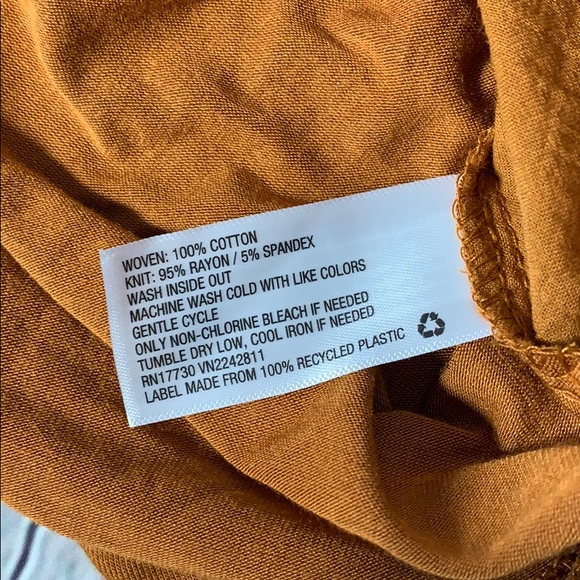 And away | Short Sleeve Blouse - Picture 6 of 6